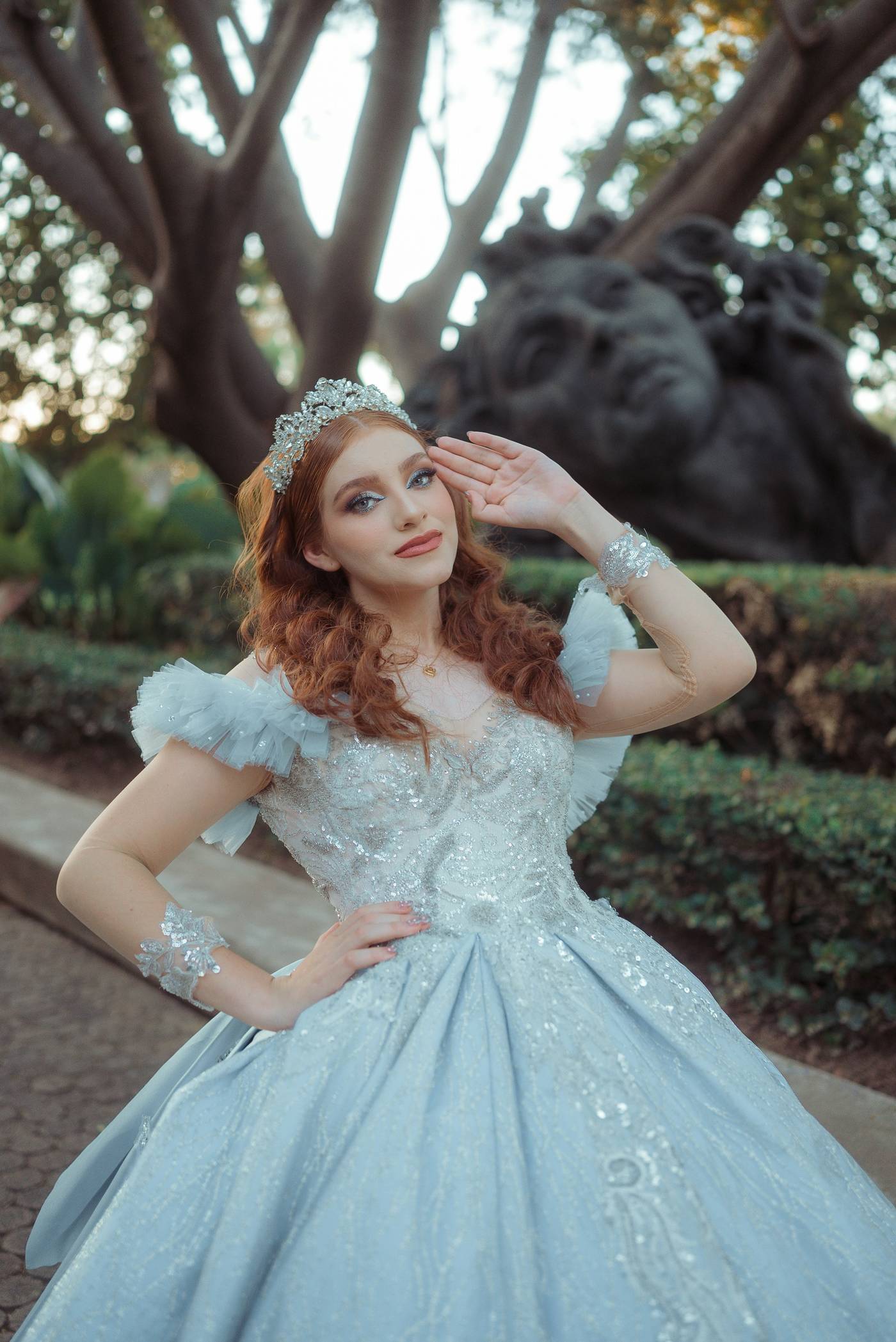 Valentina con su vestido de XV años